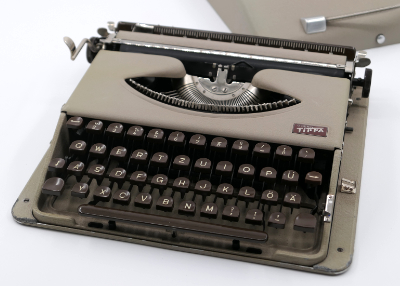 1952 Gossen Tippa typewriter